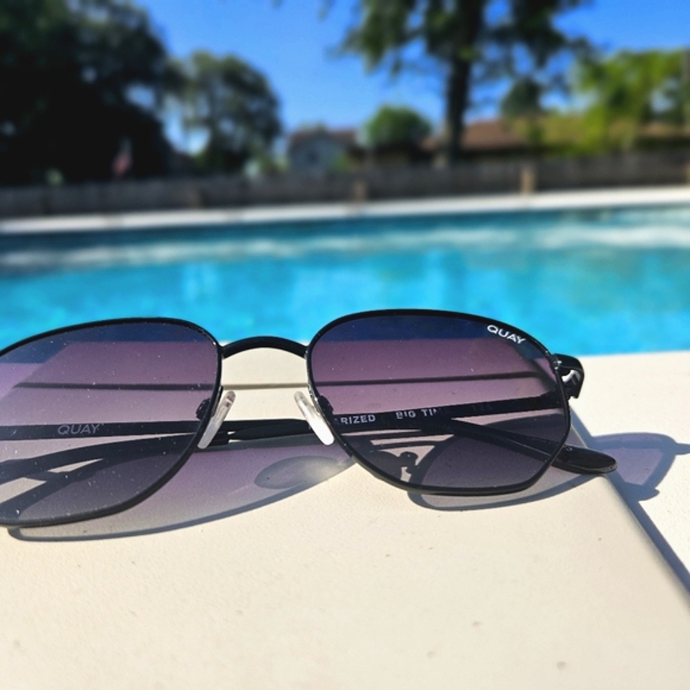 Quay Polarized Sunglasses - Picture 4 of 6